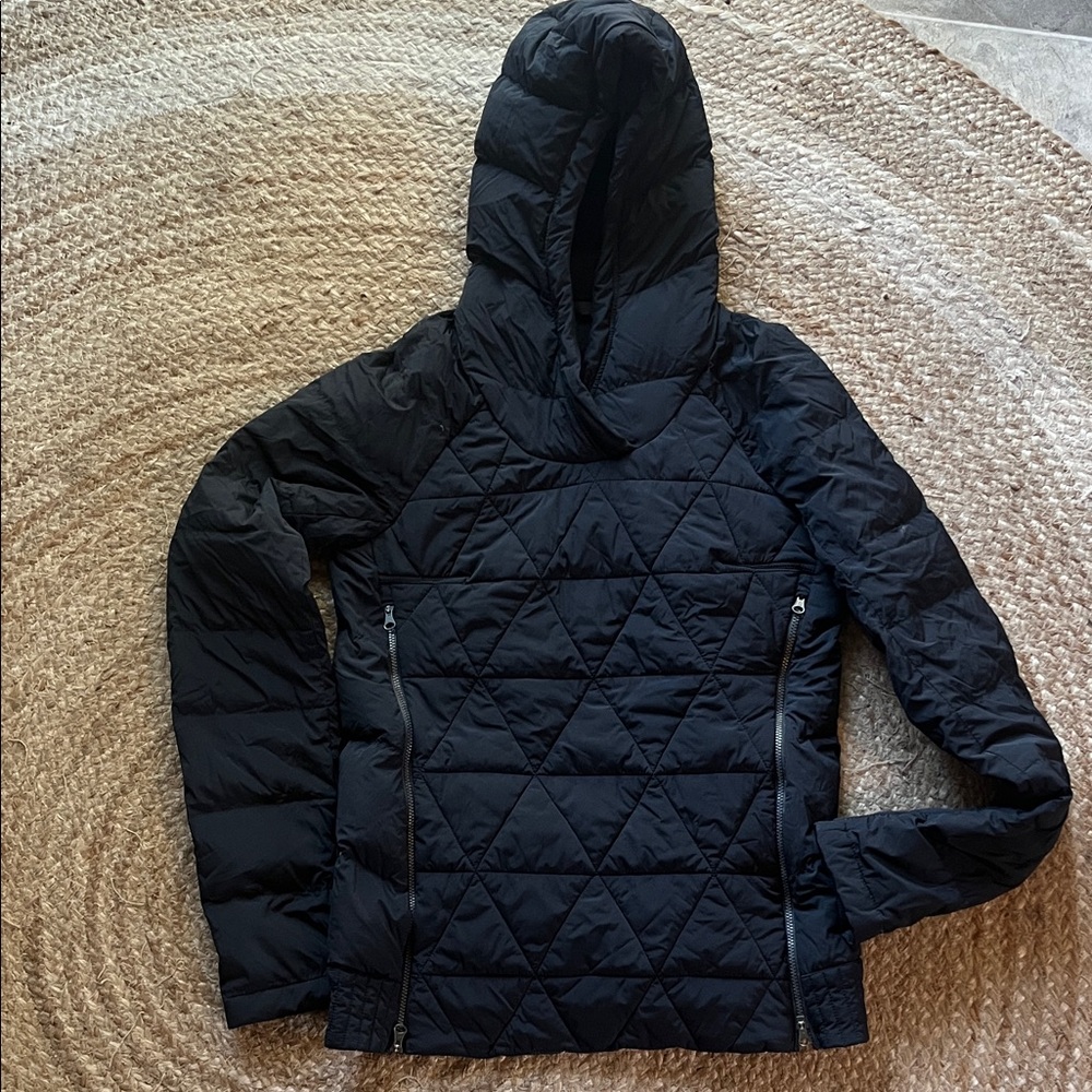Lululemon Women's Black Quilted Jacket
